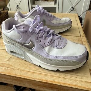 Nike Women's Light Purple and White Sneakers